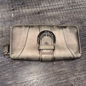 Vintage Coach Y2K Distressed Leather Wallet In Bronze Silver Buckle